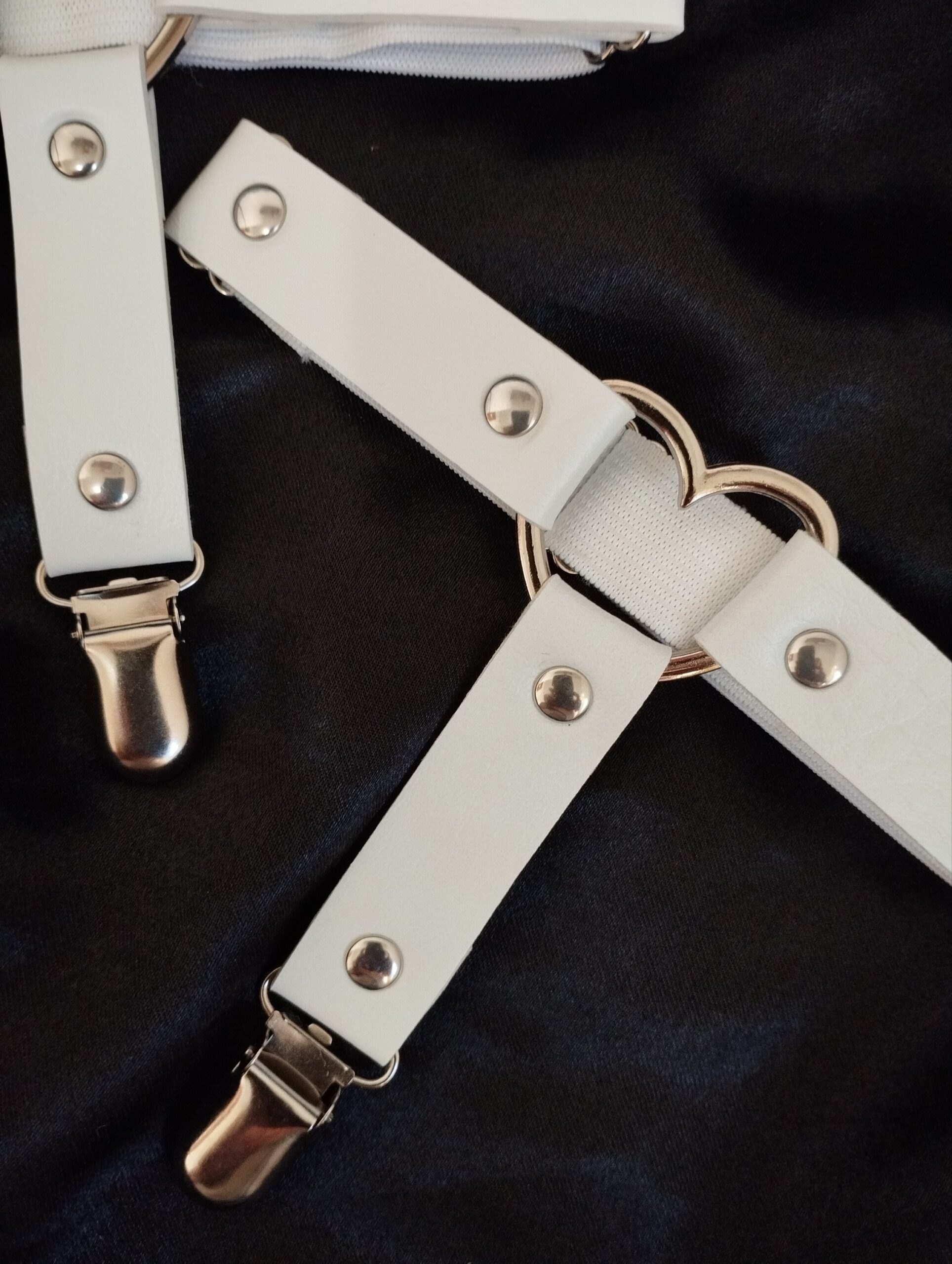 Ligueros Corazón PU - Image 3